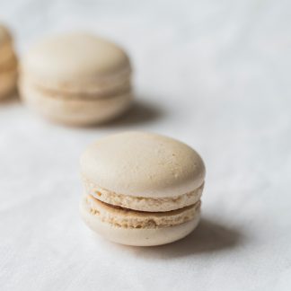 pretty vanilla macarons